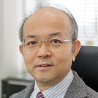 専攻主任・教授 阿部　雅二朗（アベ　マサジロウ）